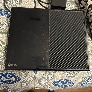 Xbox one, with Kinect and controller (and all cords)